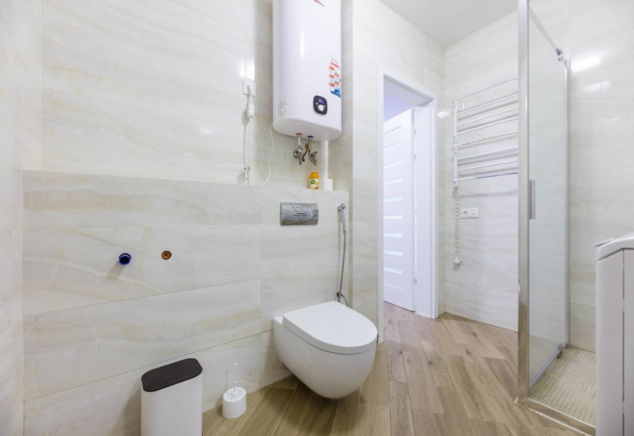 Квартира У Будинку З Власним Бомбосховищем Біля Жд Вокзалу 50 М2 Apartment Kyiv Exterior photo